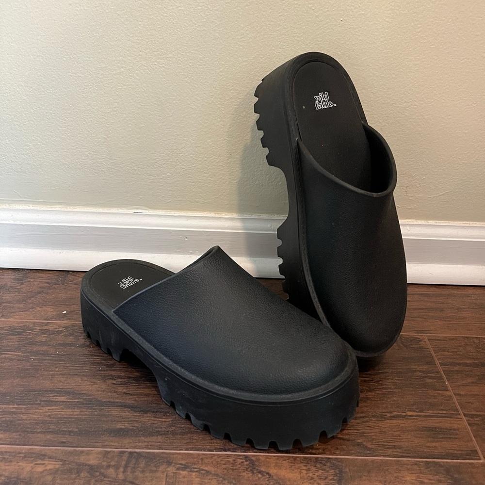 Chunky Target Mules